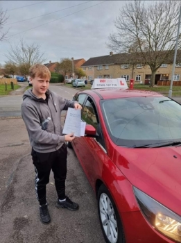 Congratulations to Jamie Chapman from Cambridge who passed his driving test 1st time on the 13-12-21 after taking driving lessons with MR.L Driving School....