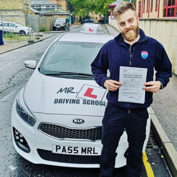 Congratulations to Nathan who passed 1st time in Cambridge on the 14-10-19 after taking driving lessons with MR.L Driving School.