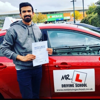 Congratulations to Robin from Cambridge who passed on the 17-10-19 after taking driving lessons with MR.L Driving School.